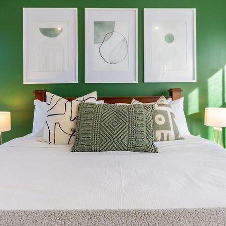 Gorgeous In Green - 2 Bed Central Oasis W/King Bed Christchurch Kültér fotó