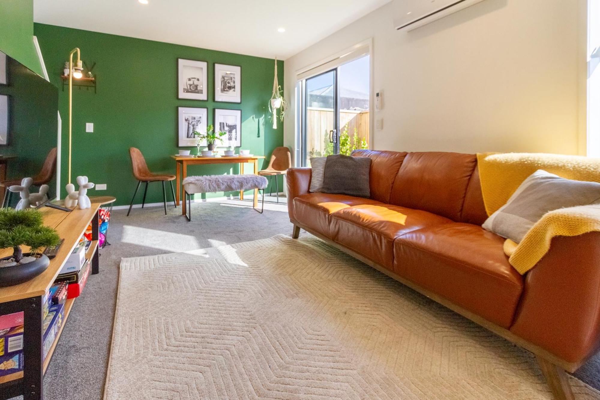 Gorgeous In Green - 2 Bed Central Oasis W/King Bed Christchurch Kültér fotó