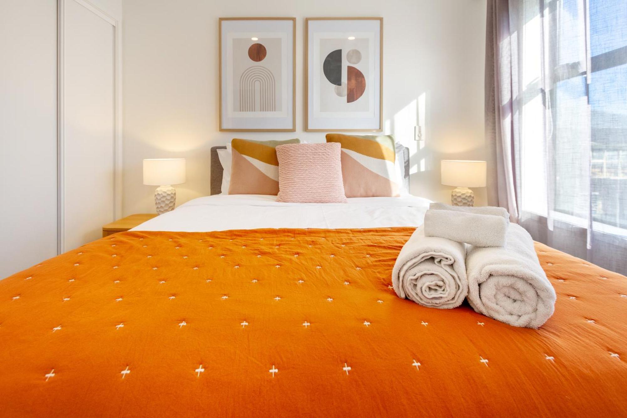 Gorgeous In Green - 2 Bed Central Oasis W/King Bed Christchurch Kültér fotó